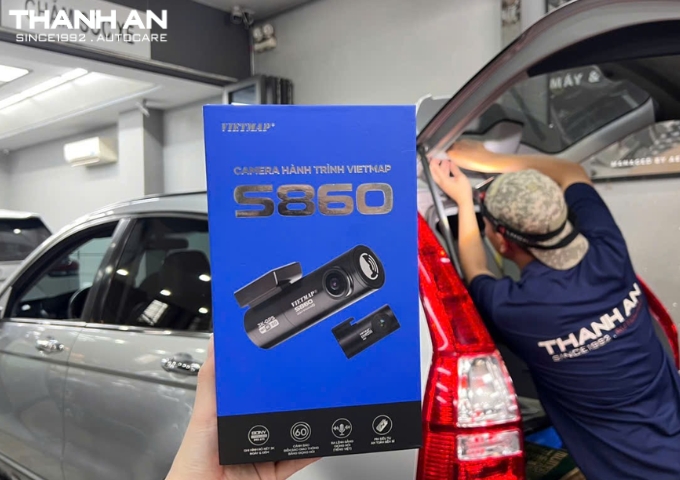 Trọn bộ camera hành trình Vietmap S860 gồm trước và sau